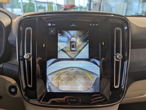 New 2026 Volvo XC40 B5 Ultra w/ Protection Package Premier image 19