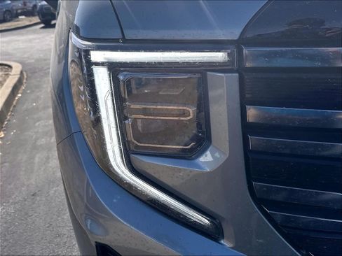 Used 2025 GMC Sierra 1500 AT4 w/ Technology Package AWD/4WD image 31