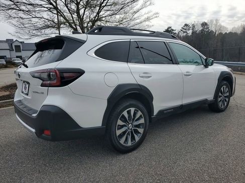 Used 2023 Subaru Outback Limited image 6