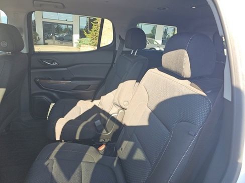 Used 2023 GMC Acadia SLE w/ Driver Convenience Package image 11