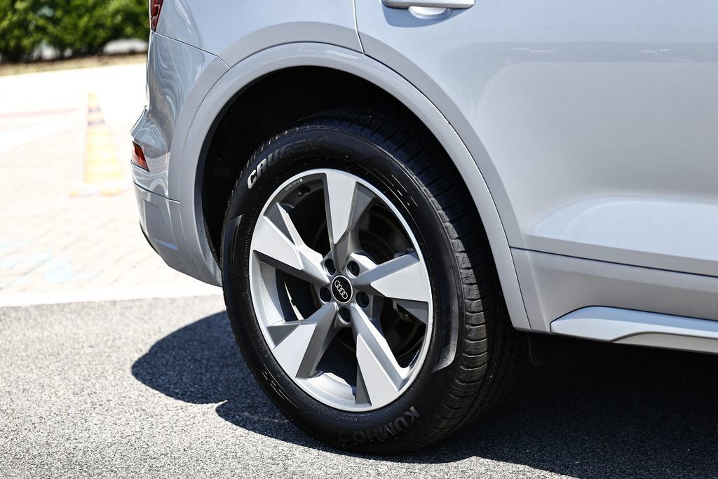 Certified 2023 Audi Q5 Premium w/ Premium Plus Package AWD/4WD image 6