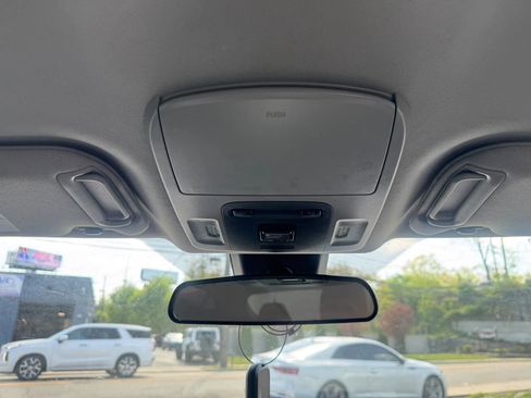 Used 2021 Toyota Camry SE image 24