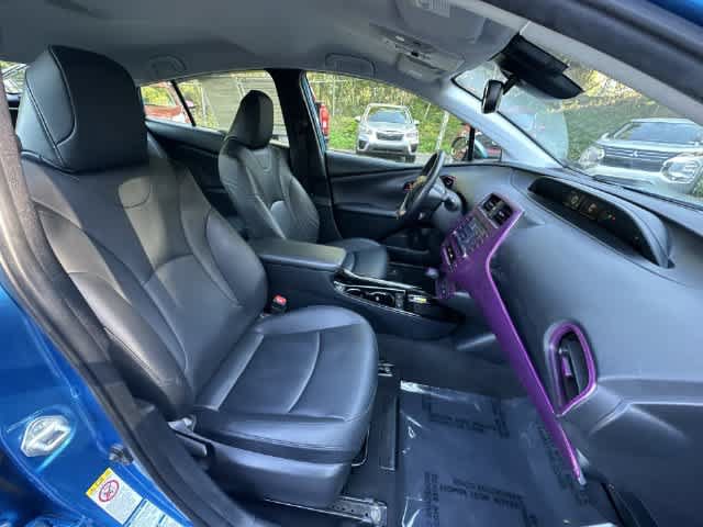 Used 2020 Toyota Prius XLE w/ Advanced Technology Package AWD/4WD image 18