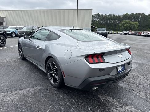 Used 2024 Ford Mustang Coupe RWD image 5