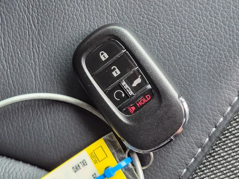Used 2025 Honda Pilot EX-L image 38