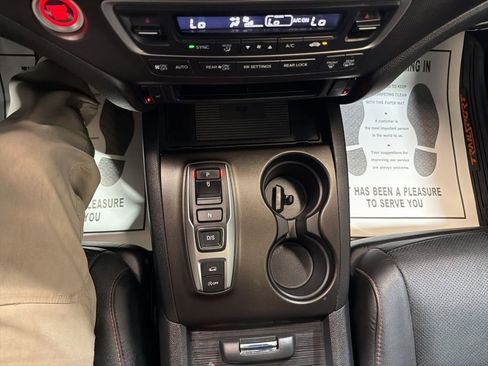 Used 2022 Honda Pilot TrailSport image 32
