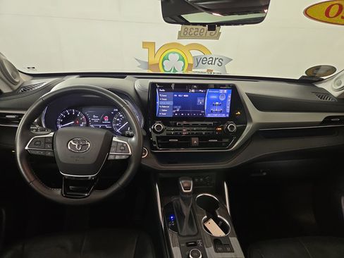 Used 2020 Toyota Highlander Platinum image 14