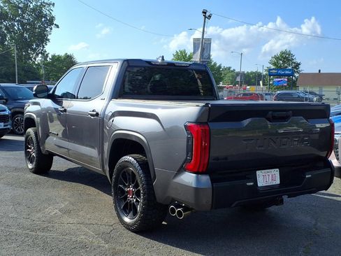Used 2023 Toyota Tundra SR5 w/ SR5 Convenience Package AWD/4WD image 4