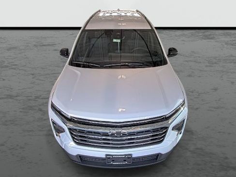 New 2027 Chevrolet Traverse LT w/ Driver Confidence Package FWD image 6