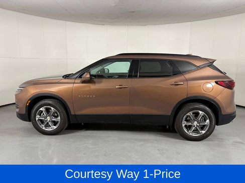 Used 2023 Chevrolet Blazer LT w/ Convenience Package FWD image 6