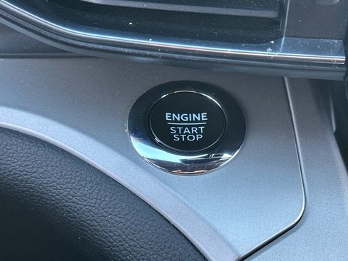 Used 2022 Ford Explorer XLT w/ Equipment Group 202A image 22