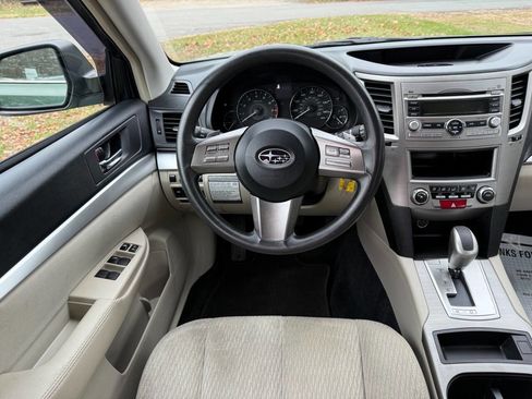 Used 2011 Subaru Outback 2.5i image 14