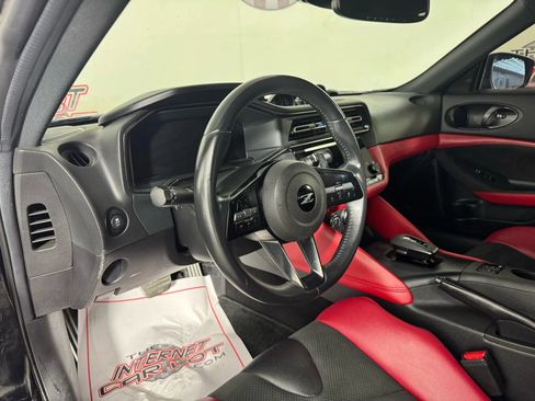 Used 2023 Nissan Z w/ Floor Mat Package (L93) RWD image 10