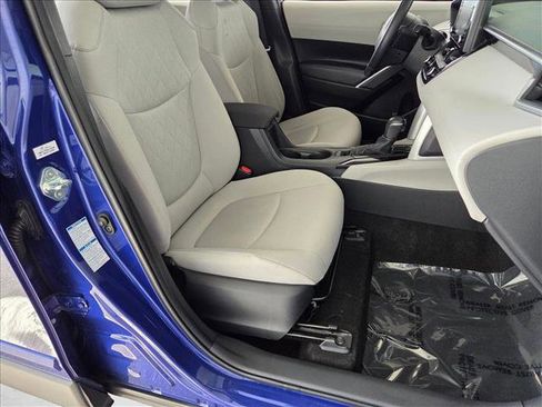 Used 2022 Toyota Corolla Cross LE image 18
