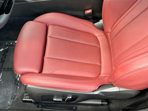 Used 2025 BMW 230i Coupe w/ Convenience Package RWD image 19