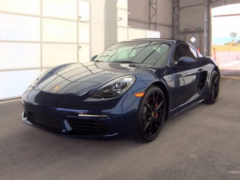 Used 2022 Porsche 718 Cayman S RWD image 3