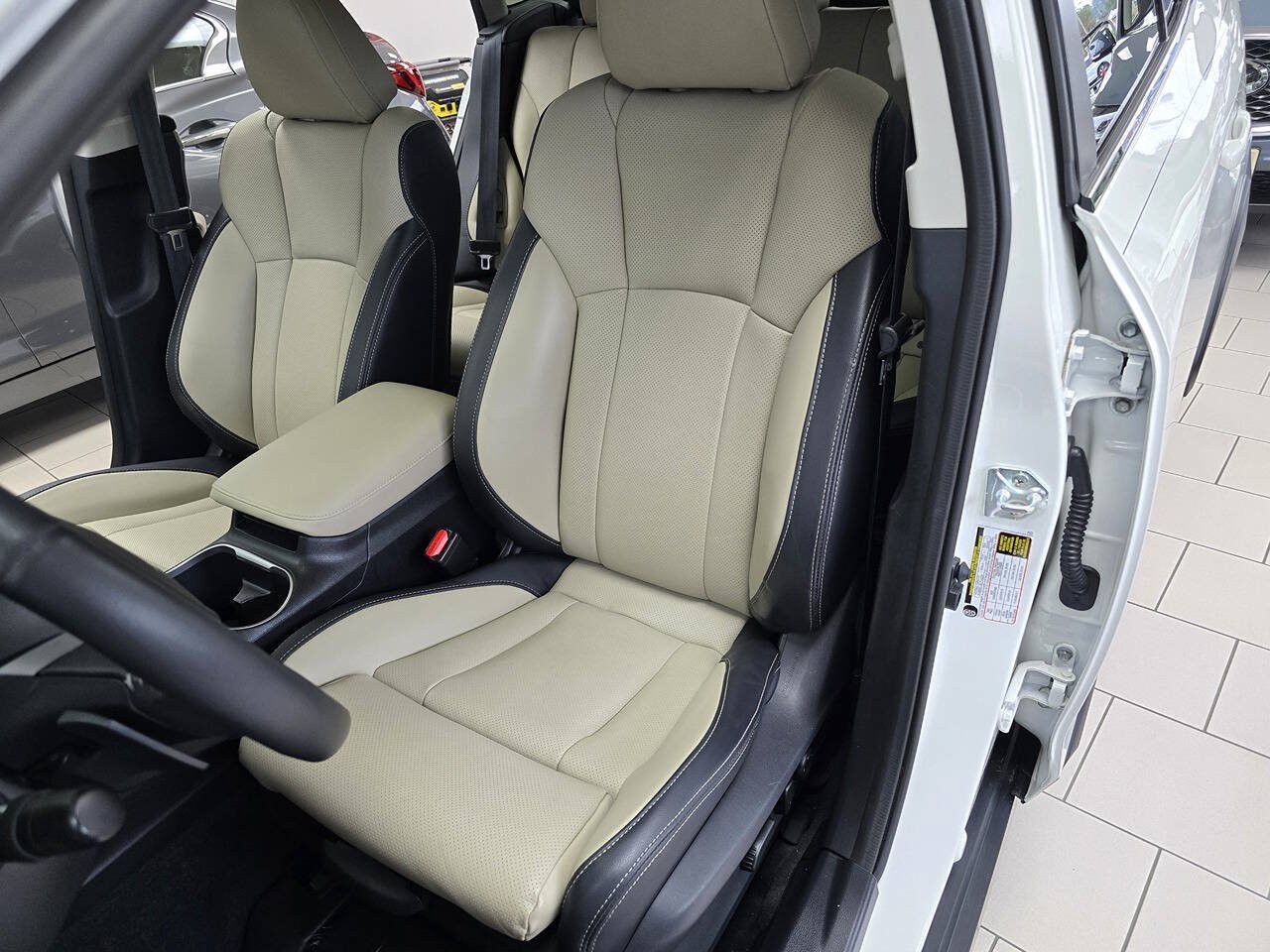 Used 2023 Subaru Outback Limited AWD/4WD image 30