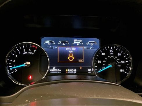 Used 2019 Ford Expedition XLT w/ Equipment Group 202A AWD/4WD image 20