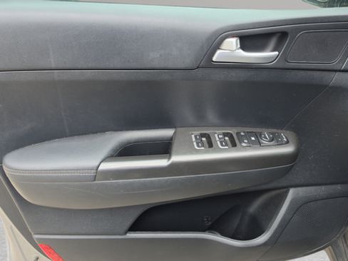 Used 2022 Kia Sportage LX w/ LX AWD Value Edition Package image 16