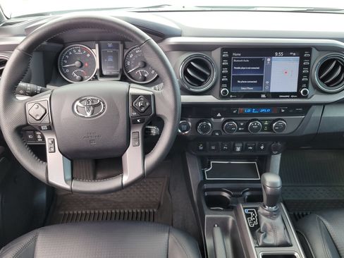Used 2023 Toyota Tacoma TRD Sport w/ TRD Premium Sport Package AWD/4WD image 9