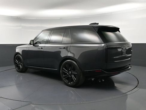 Used 2023 Land Rover Range Rover SE AWD/4WD image 3