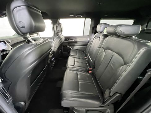 Used 2022 Jeep Wagoneer Series II image 23