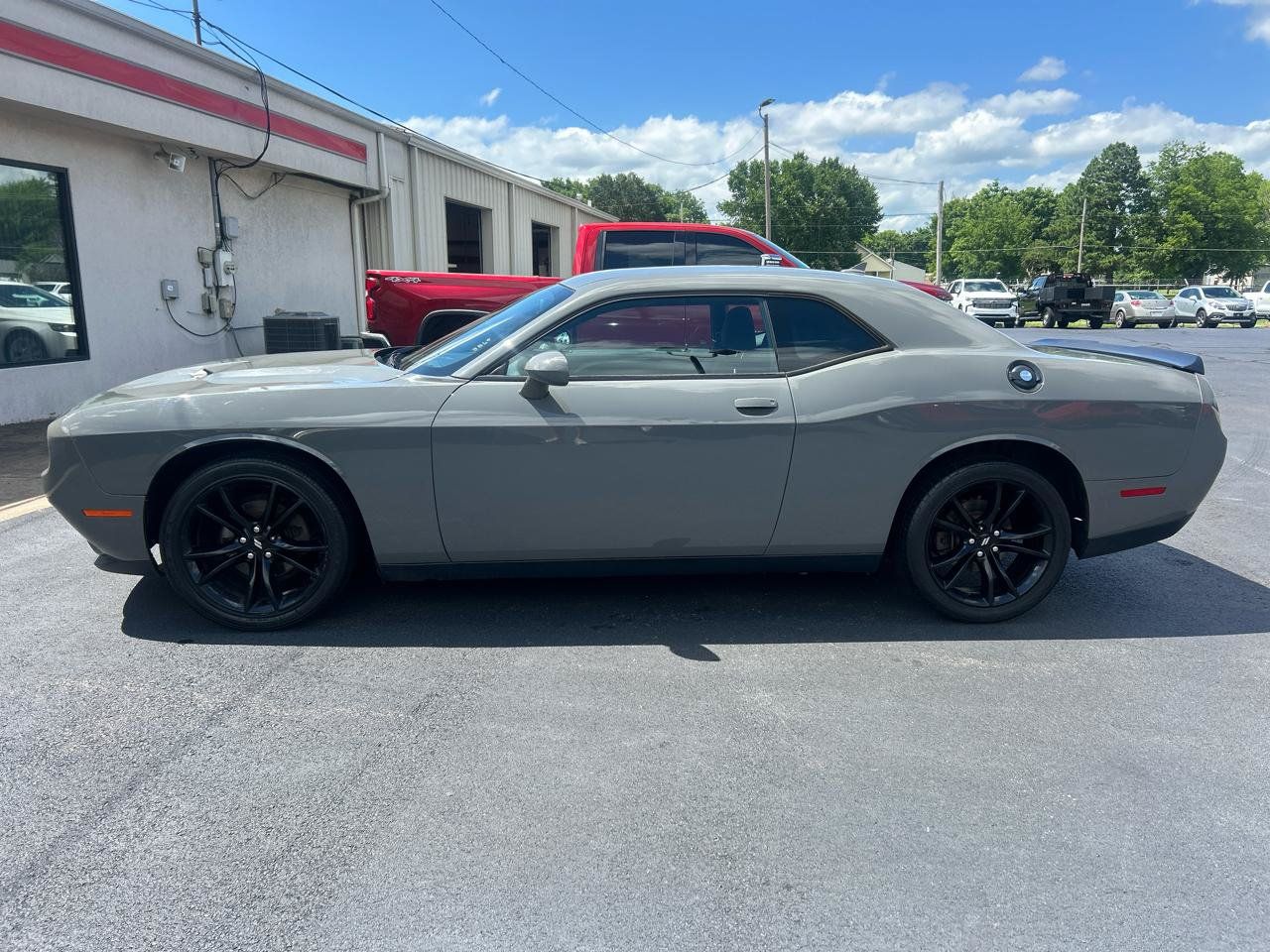 Used 2018 Dodge Challenger SXT w/ Blacktop Package RWD image 8