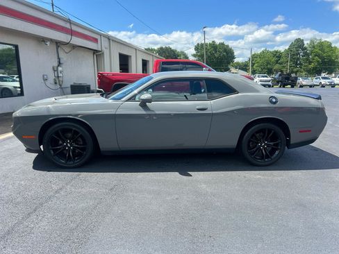 Used 2018 Dodge Challenger SXT w/ Blacktop Package RWD image 8