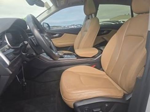 Used 2023 Audi Q8 Premium Plus w/ Premium Plus Package AWD/4WD image 5