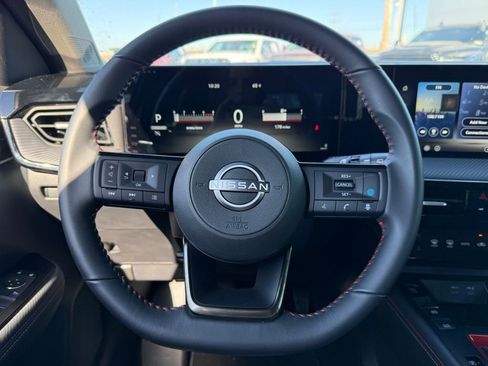 Used 2026 Nissan Kicks SR image 13