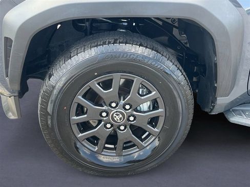 Used 2025 Toyota 4Runner SR5 AWD/4WD image 24