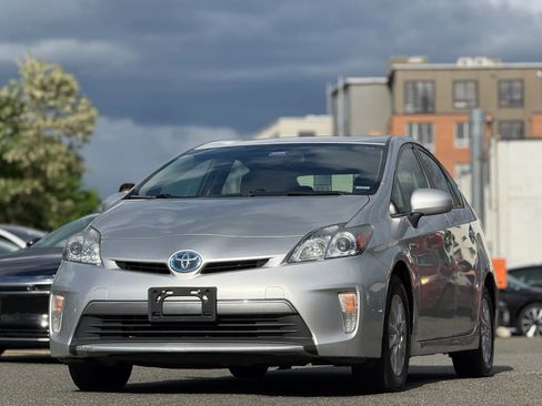 Used 2013 Toyota Prius Prime Plug-In Hybrid FWD image 2