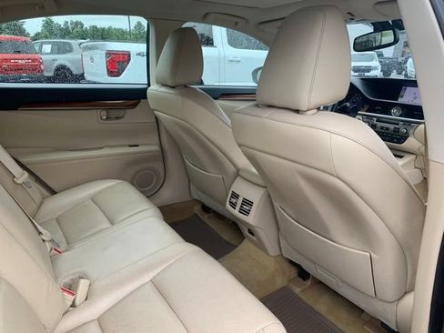 Used 2014 Lexus ES 300h w/ Luxury Package w/Bamboo Trim FWD image 12