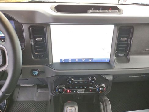 Used 2024 Ford Bronco Big Bend image 17