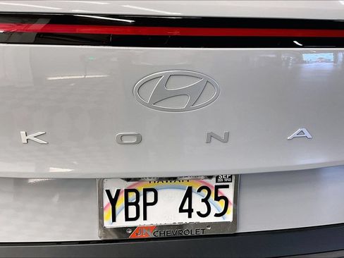 Used 2025 Hyundai Kona SEL FWD image 7