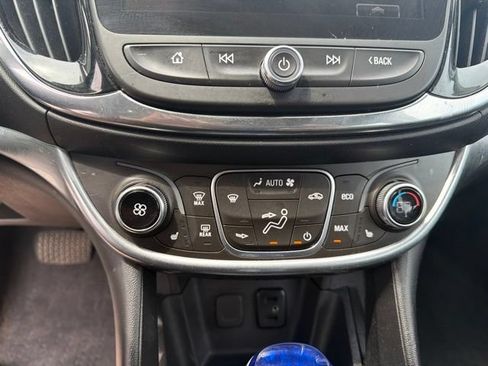 Used 2018 Chevrolet Volt Premier w/ Driver Confidence Package FWD image 20