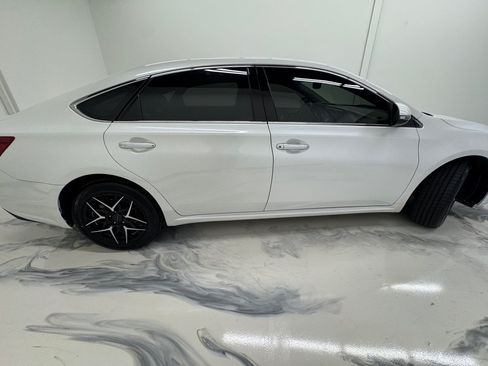 Used 2016 Toyota Avalon XLE Premium FWD image 9