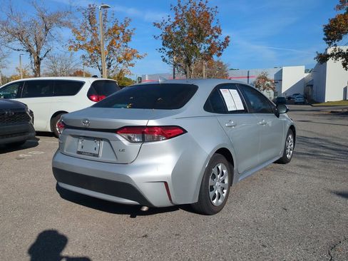 Used 2022 Toyota Corolla LE image 5