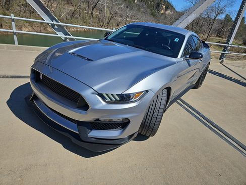 Used 2020 Ford Mustang Shelby GT350 w/ Technology Package image 7