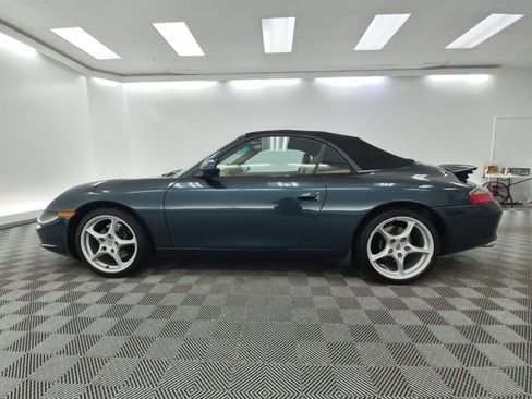 Used 2004 Porsche 911 Carrera RWD image 2