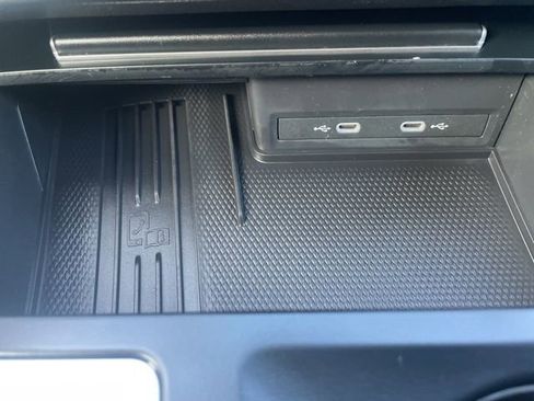 Certified 2025 Volkswagen Atlas SE image 23