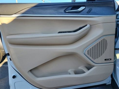 Certified 2021 Jeep Grand Cherokee L Limited image 22