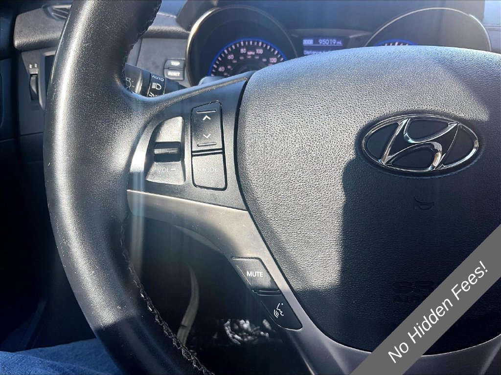 Used 2016 Hyundai Genesis 3.8 RWD image 13