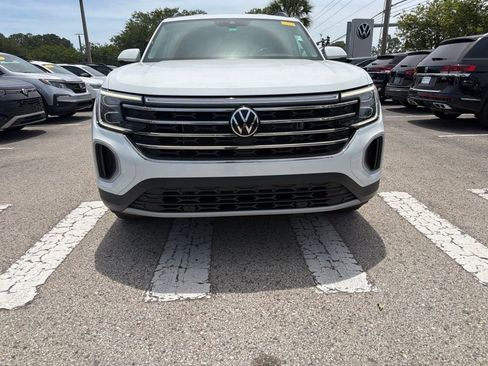 Certified 2024 Volkswagen Atlas SE FWD image 23