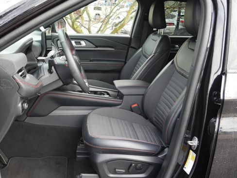 Certified 2025 Ford Explorer ST-Line w/ ST-Line Street Pack image 3