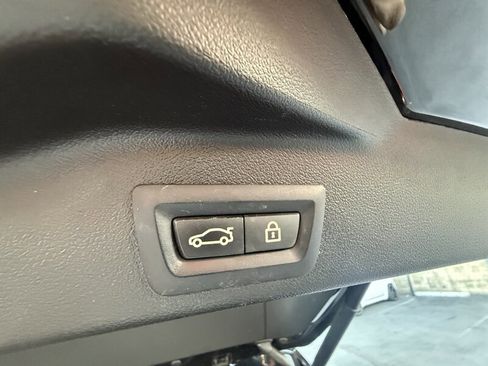 Used 2020 BMW X5 xDrive50i w/ Executive Package AWD/4WD image 40