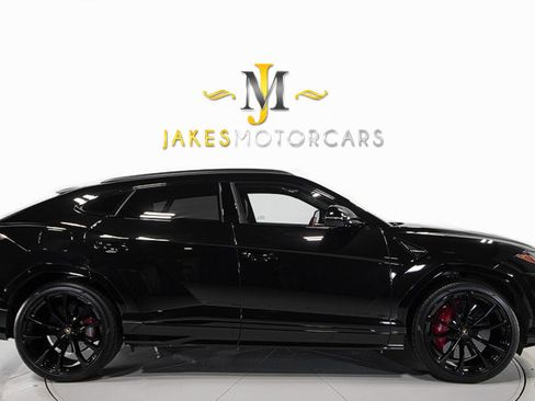 Used 2022 Lamborghini Urus image 13