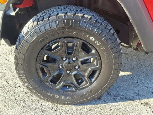 Used 2016 Jeep Wrangler Sport image 8