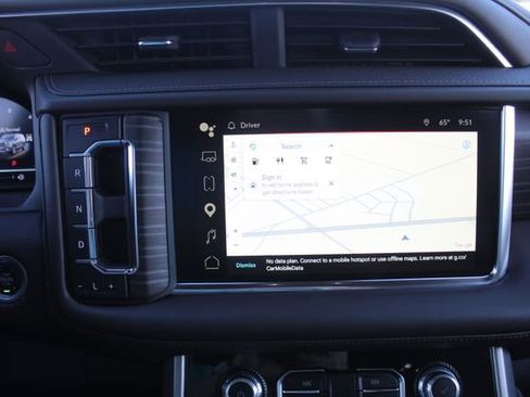 Used 2024 GMC Yukon Denali w/ Advanced Technology Package AWD/4WD image 31