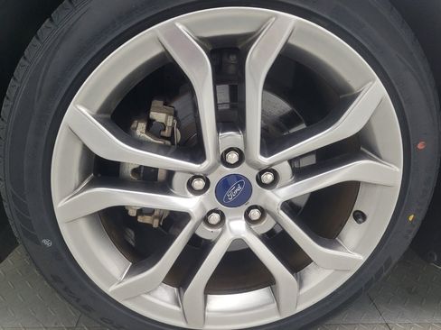 Used 2019 Ford Fusion SEL FWD image 31